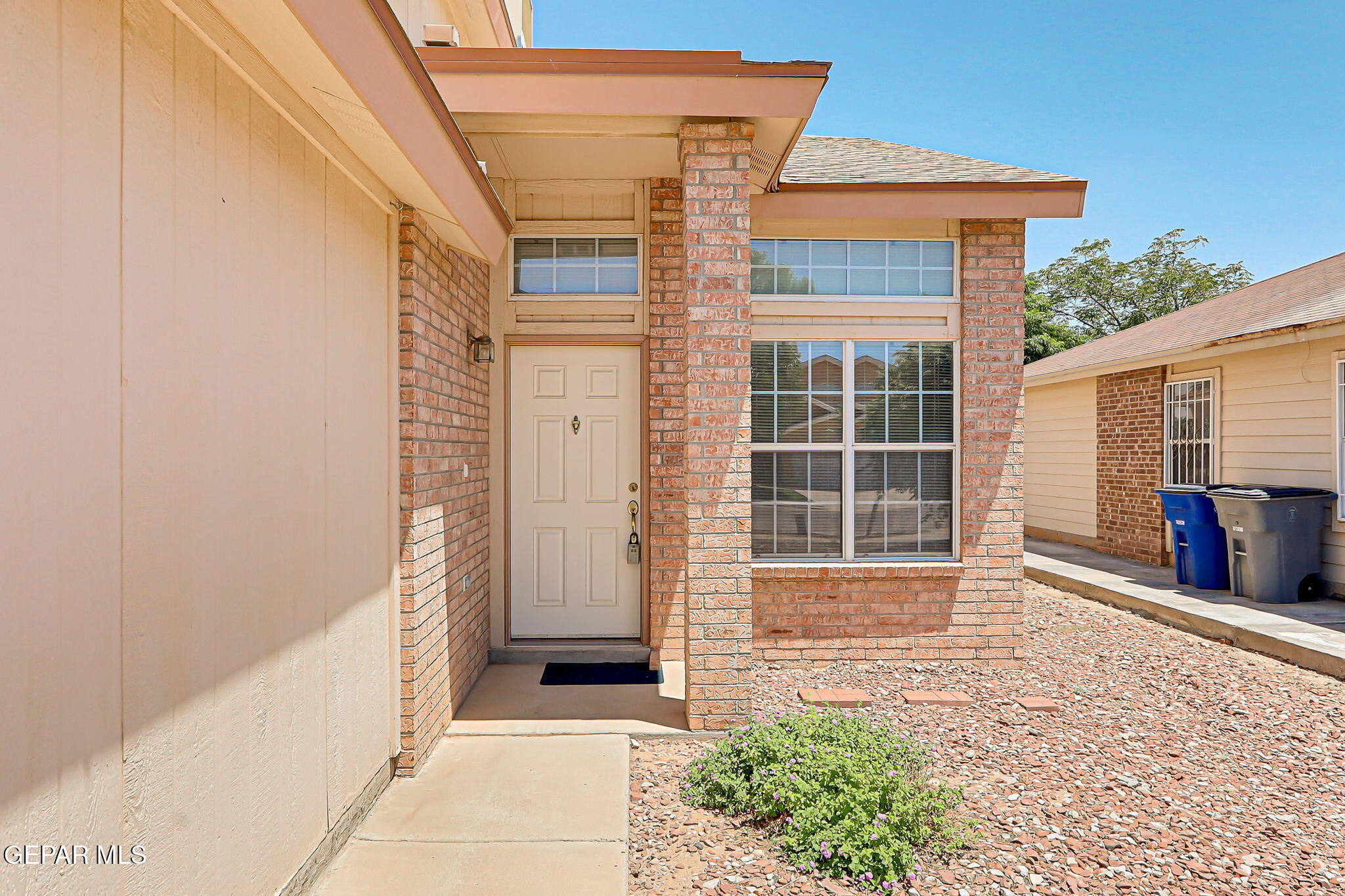 Property Photo: 669 Linda Johnson Avenue TX 79932