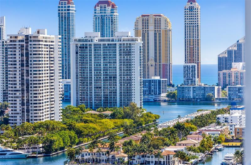 Property Photo:  17301 Biscayne Blvd Lph2  FL 33160 