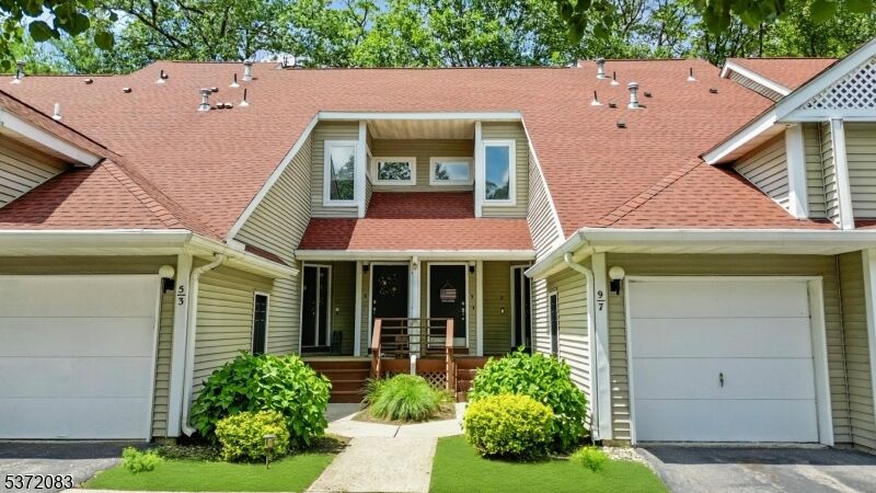 Property Photo:  9 Ogdon Ct  NJ 07438 