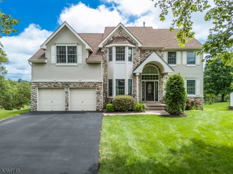 22 Champions Cir  Branchburg Twp. NJ 08876 photo