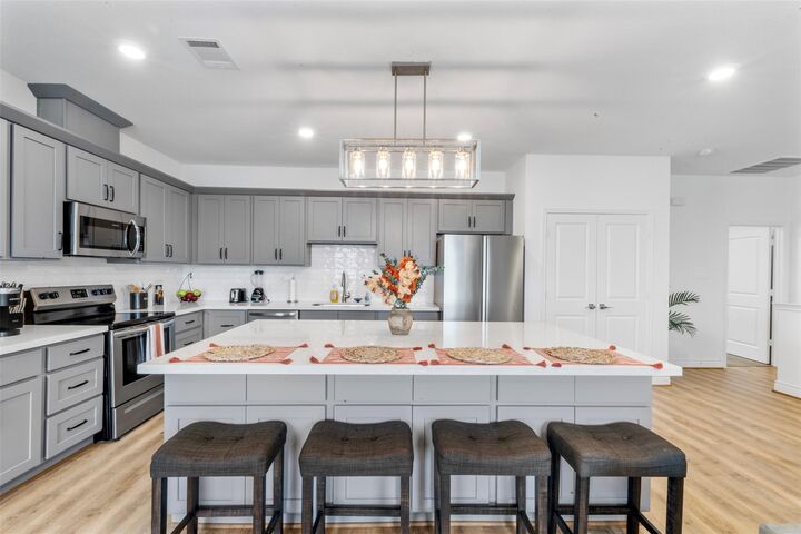 Property Photo:  5214 Sherman Street  TX 77011 