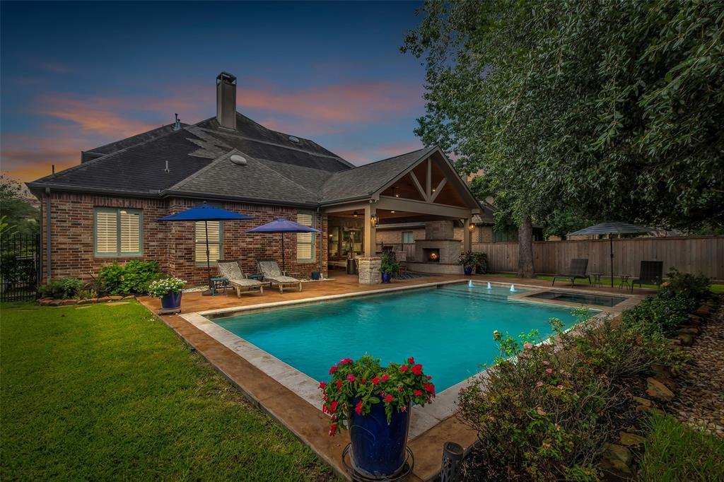Property Photo: 22 S Almondell Way TX 77354