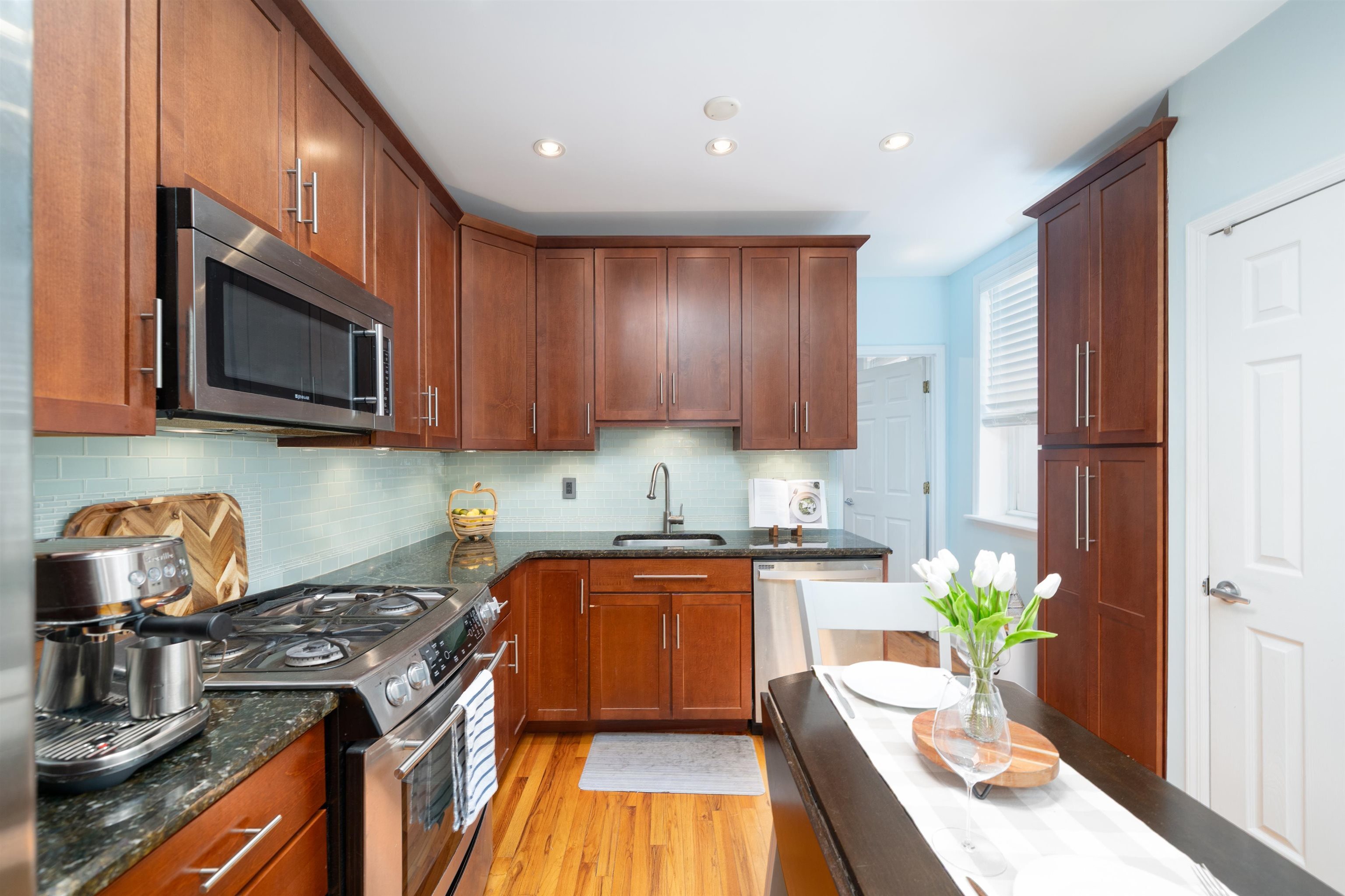 Property Photo: 109 Coles St 3 NJ 07302