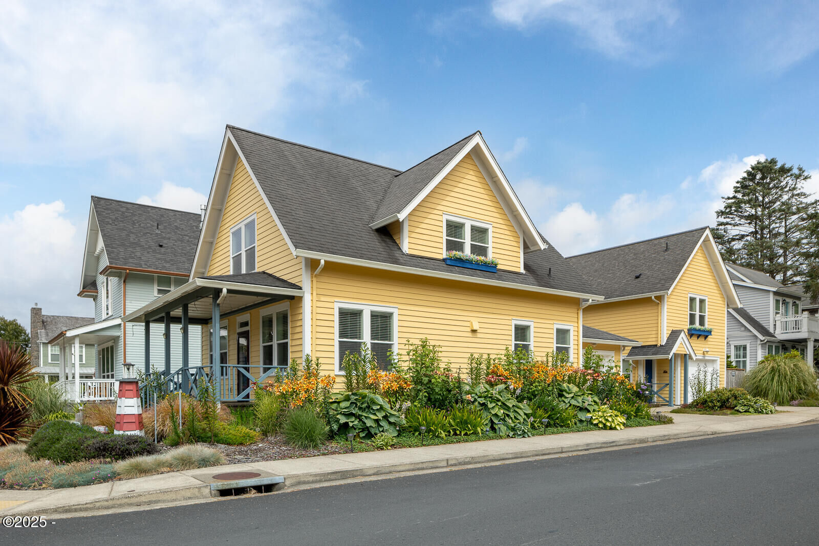 Property Photo: 2781 SW Coast Avenue OR 97367