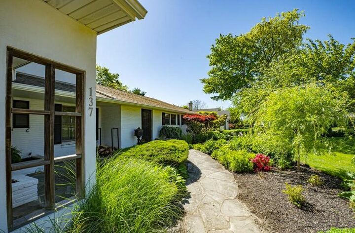 Property Photo:  137 Melbury Road  NY 11702 