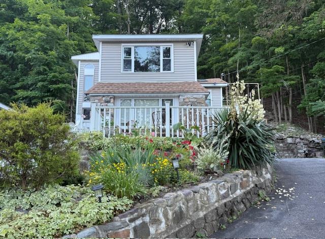 Property Photo:  685 Jersey Avenue  NY 10925 