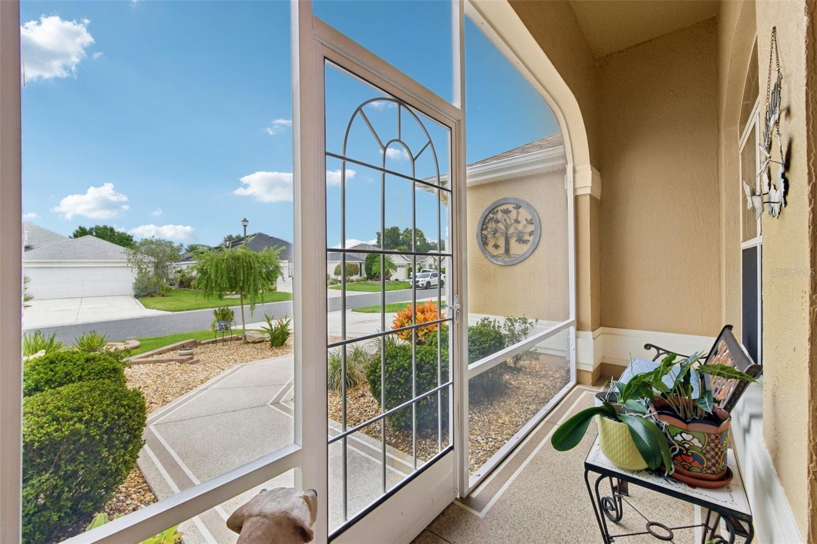 Property Photo: 1600 Arial Place FL 32162