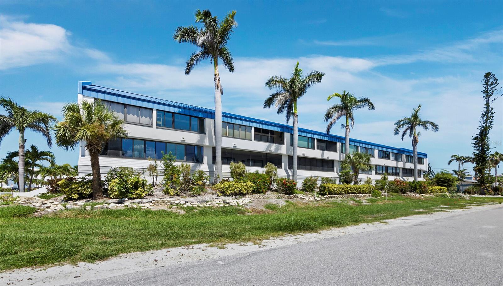 Property Photo: 1007 Gulf Drive N 203 FL 34217