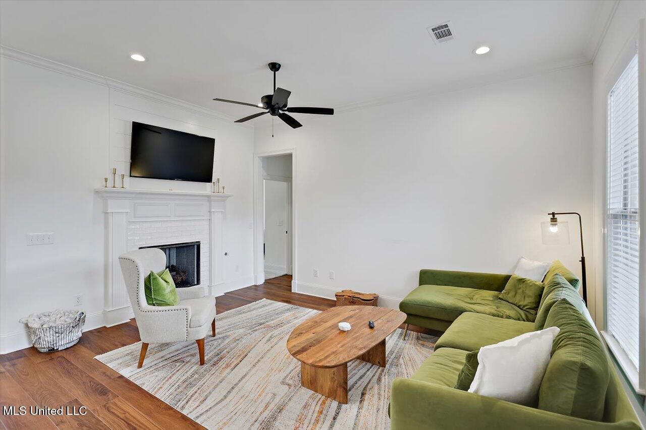 Property Photo:  313 Willow Way  MS 39046 