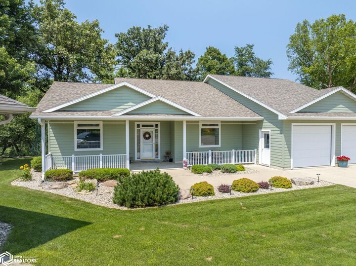 Property Photo:  206 Brickyard Court  IA 50475 