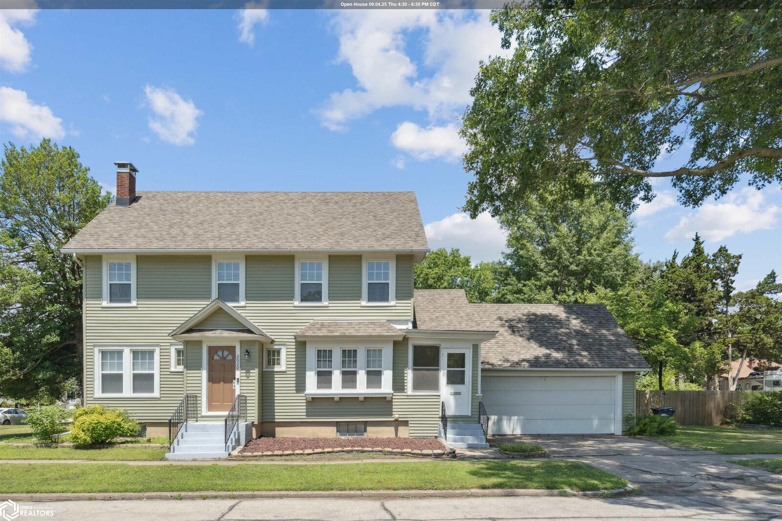 Property Photo: 2020 Dill Street IA 52601