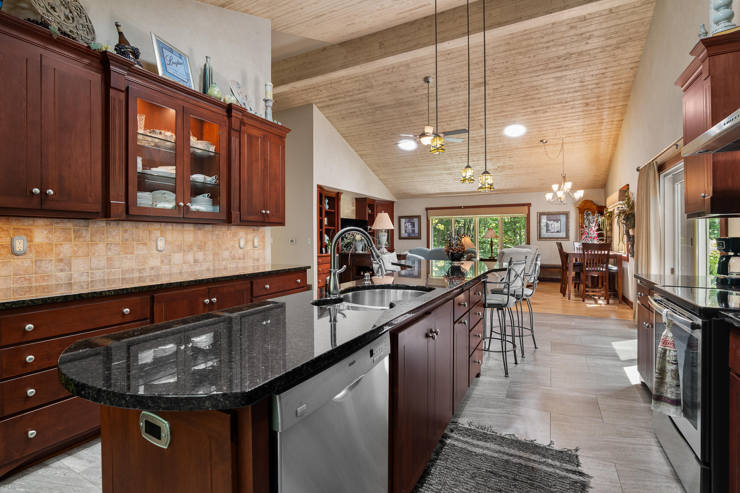 Property Photo:  800 Stoney Brook Dr 301  WI 54220 