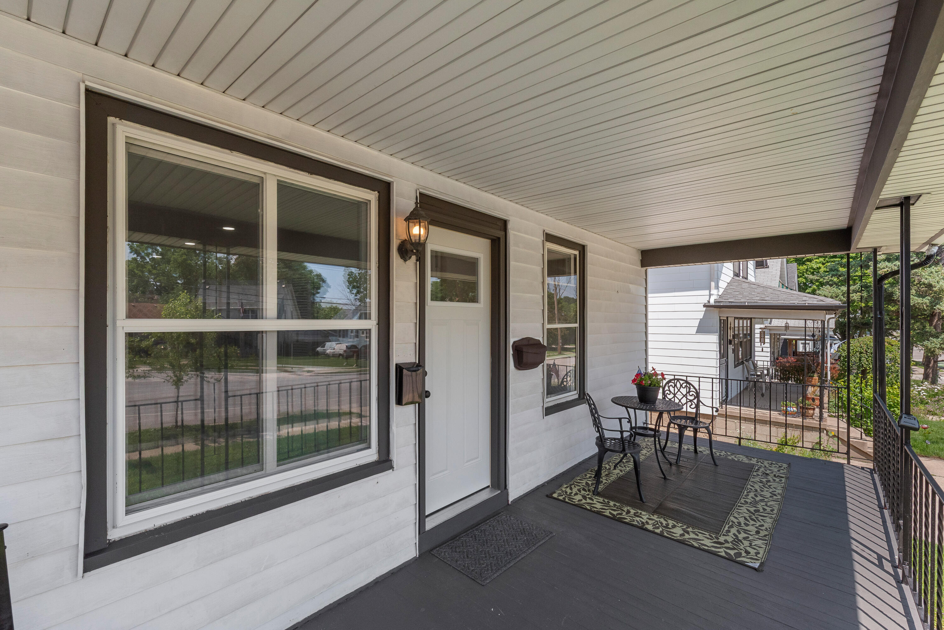 Property Photo:  1055 N 68th St  WI 53213 