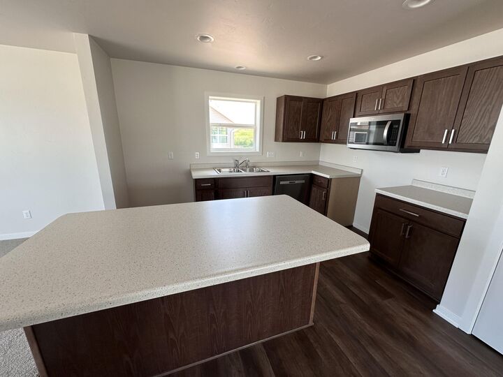 Property Photo: 1002 Sully Way WI 53085