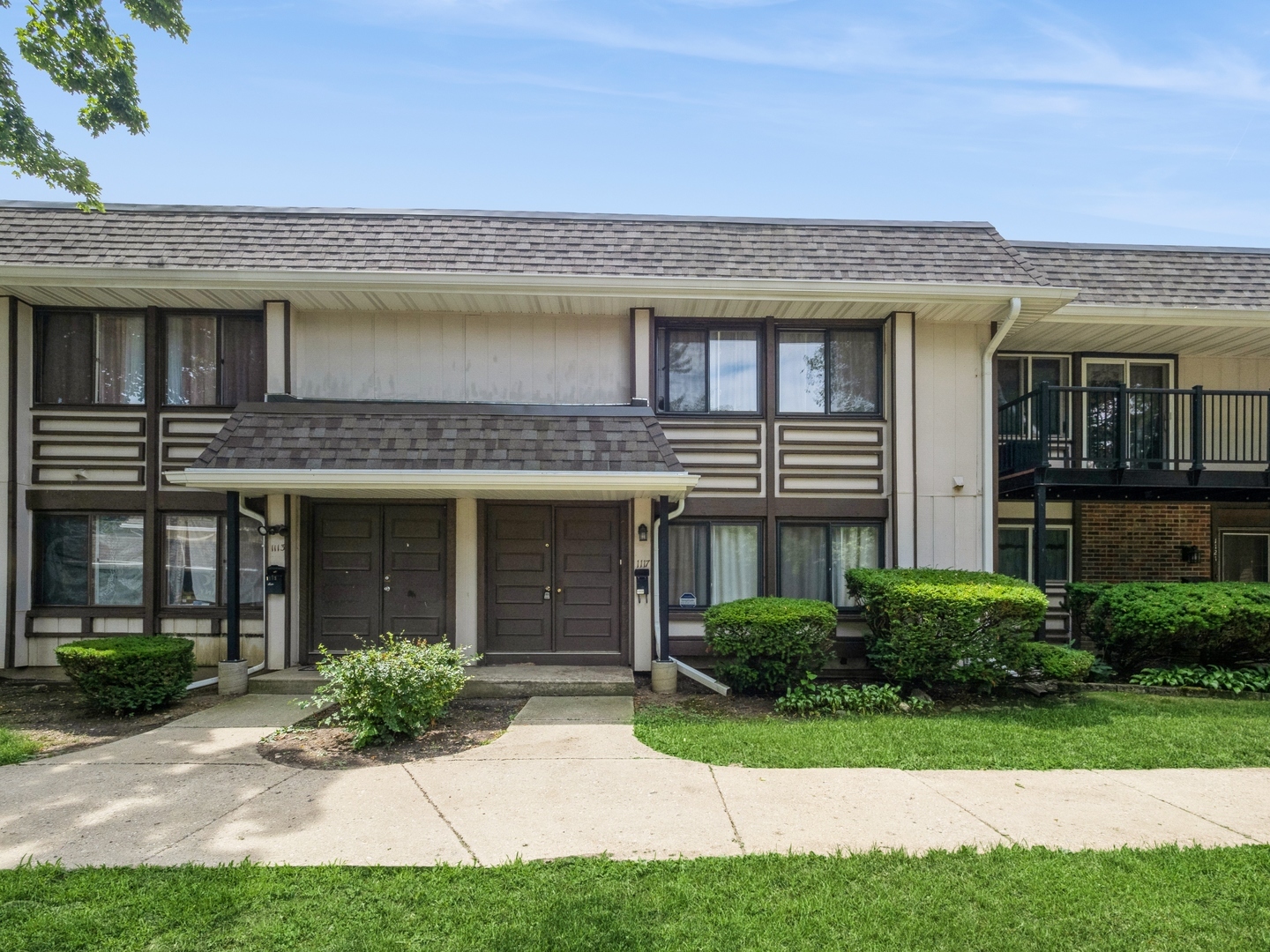 Property Photo:  1117 Court B Court  IL 60133 