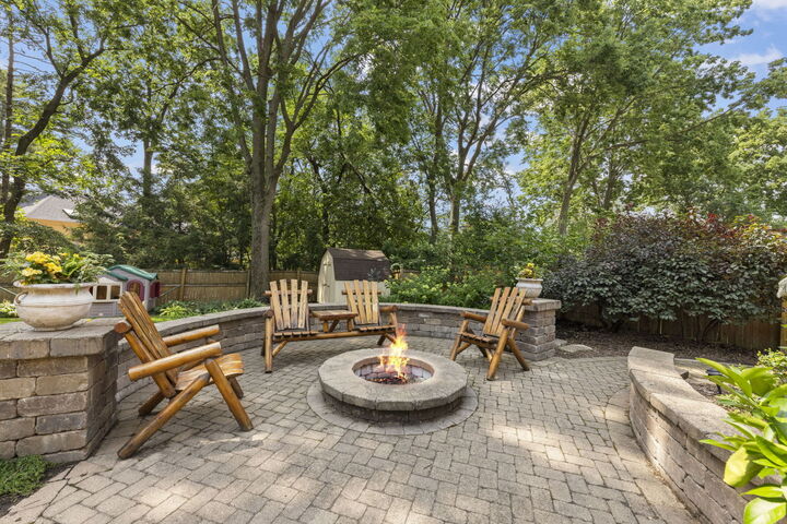 Property Photo:  614 Bakewell Lane  IL 60565 