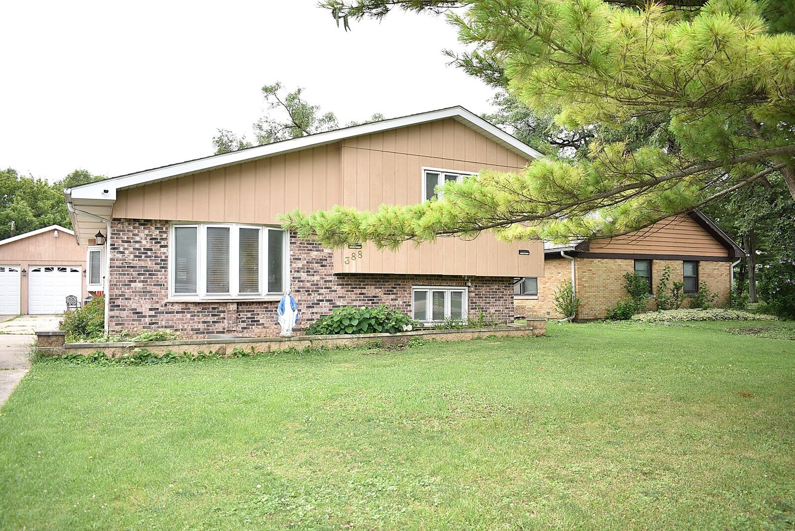 Property Photo:  388 Elmhurst Street  IL 60191 