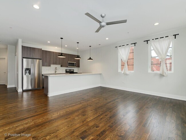 Property Photo:  5055 S Dorchester Avenue 206  IL 60615 