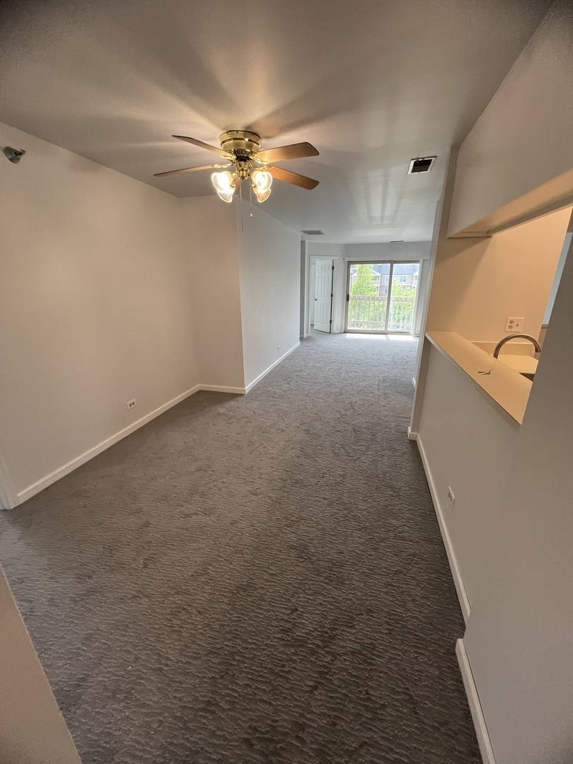 Property Photo:  125 Glengarry Drive 8-301  IL 60108 
