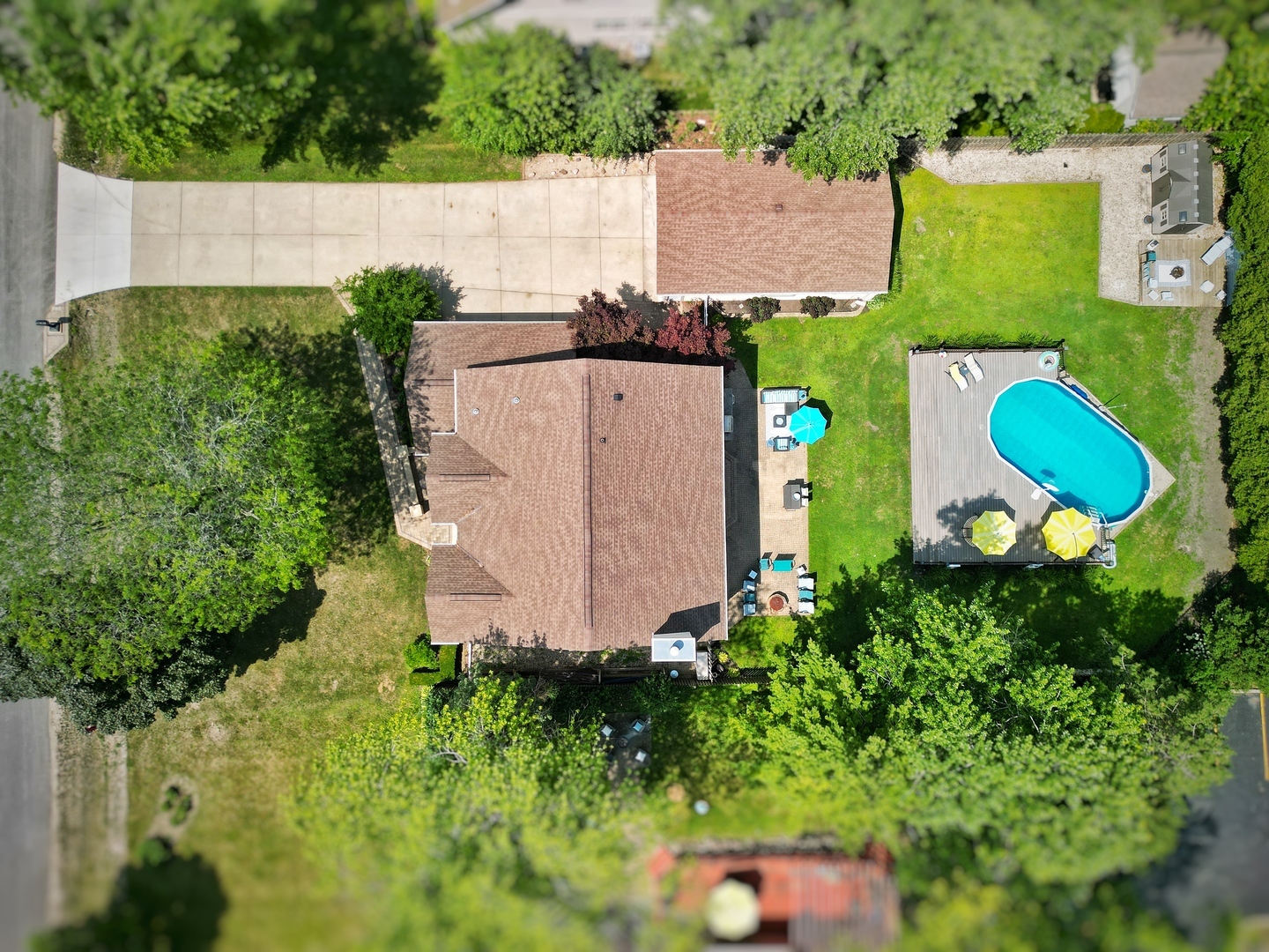 Property Photo:  1611 N Evergreen Avenue  IL 60004 