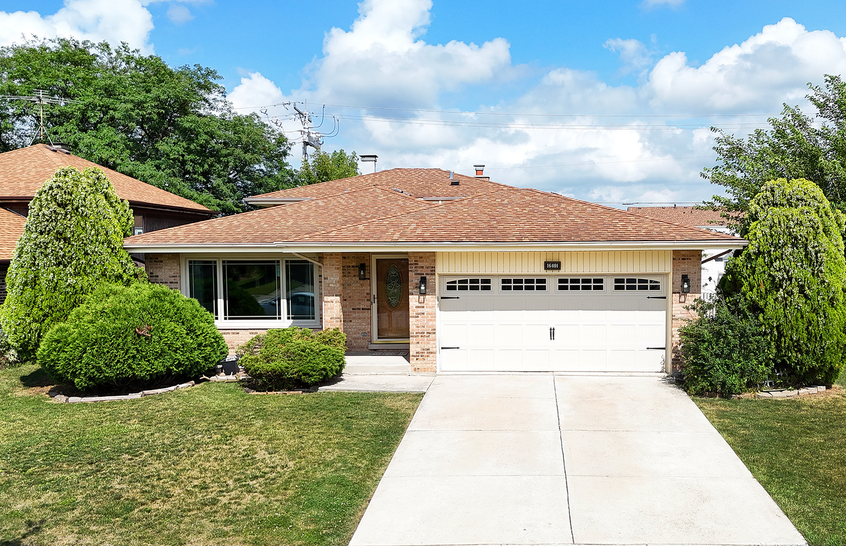 Property Photo:  16401 Prairie Drive  IL 60477 
