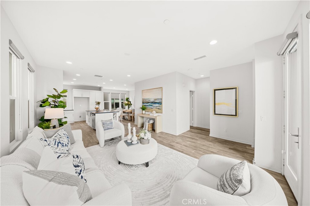 Property Photo: 1607 Somerton Dr CA 92627