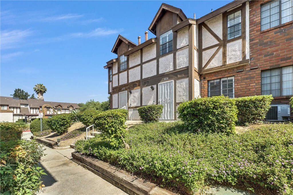 Property Photo:  1020 S Mountain Avenue  CA 91762 