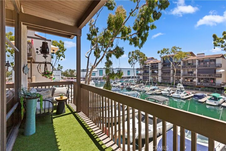 5226 Marina Pacifica Drive N  Long Beach CA 90803 photo