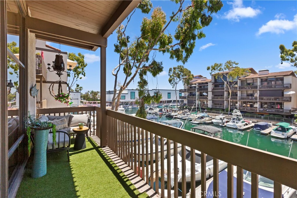 Property Photo:  5226 Marina Pacifica Drive N  CA 90803 
