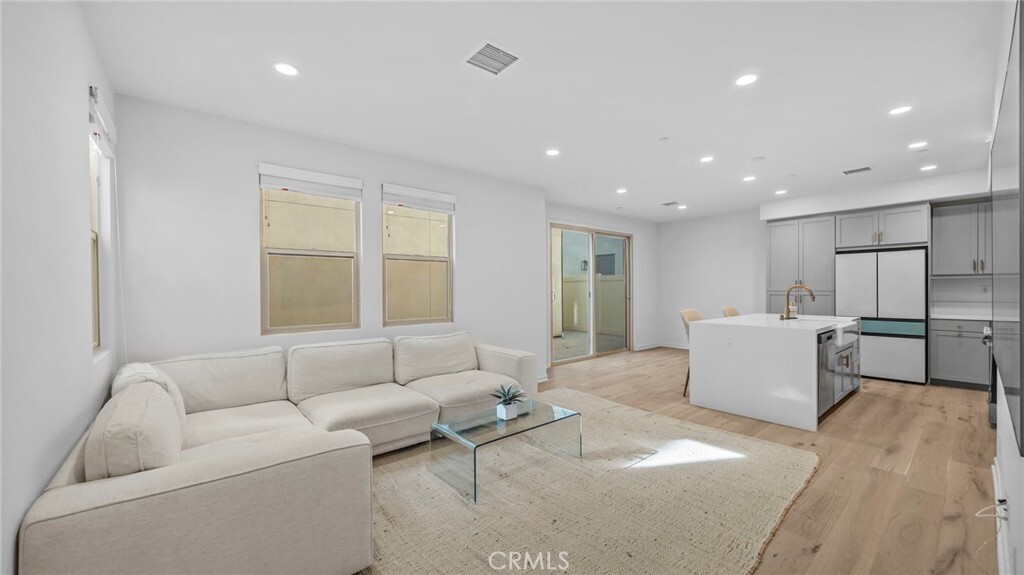 Property Photo:  16122 Meadowhouse Avenue  CA 91708 