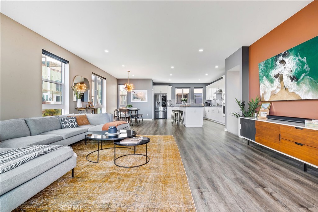 1660 Pomona Avenue  Costa Mesa CA 92627 photo