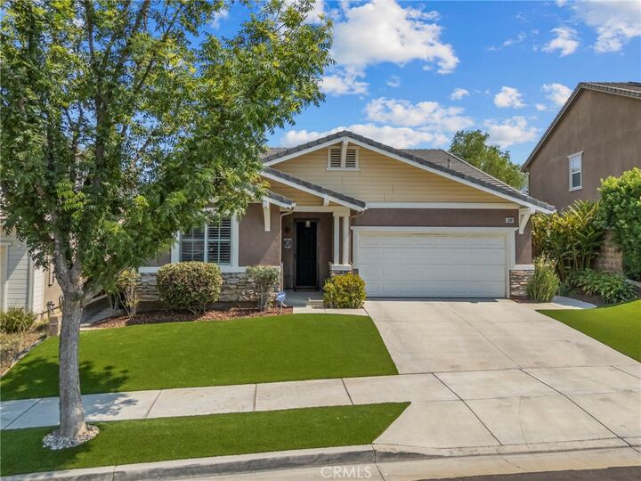 Property Photo:  11297 Figtree Terrace Road  CA 92883 