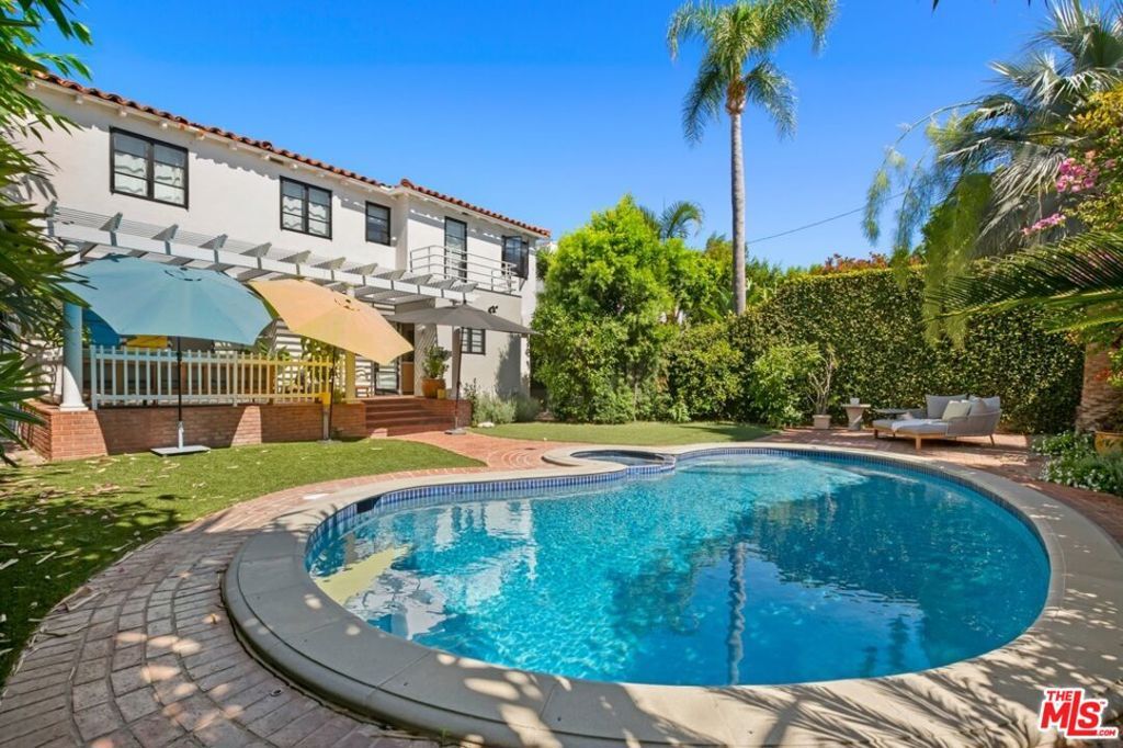232 S Rodeo Drive  Beverly Hills CA 90212 photo