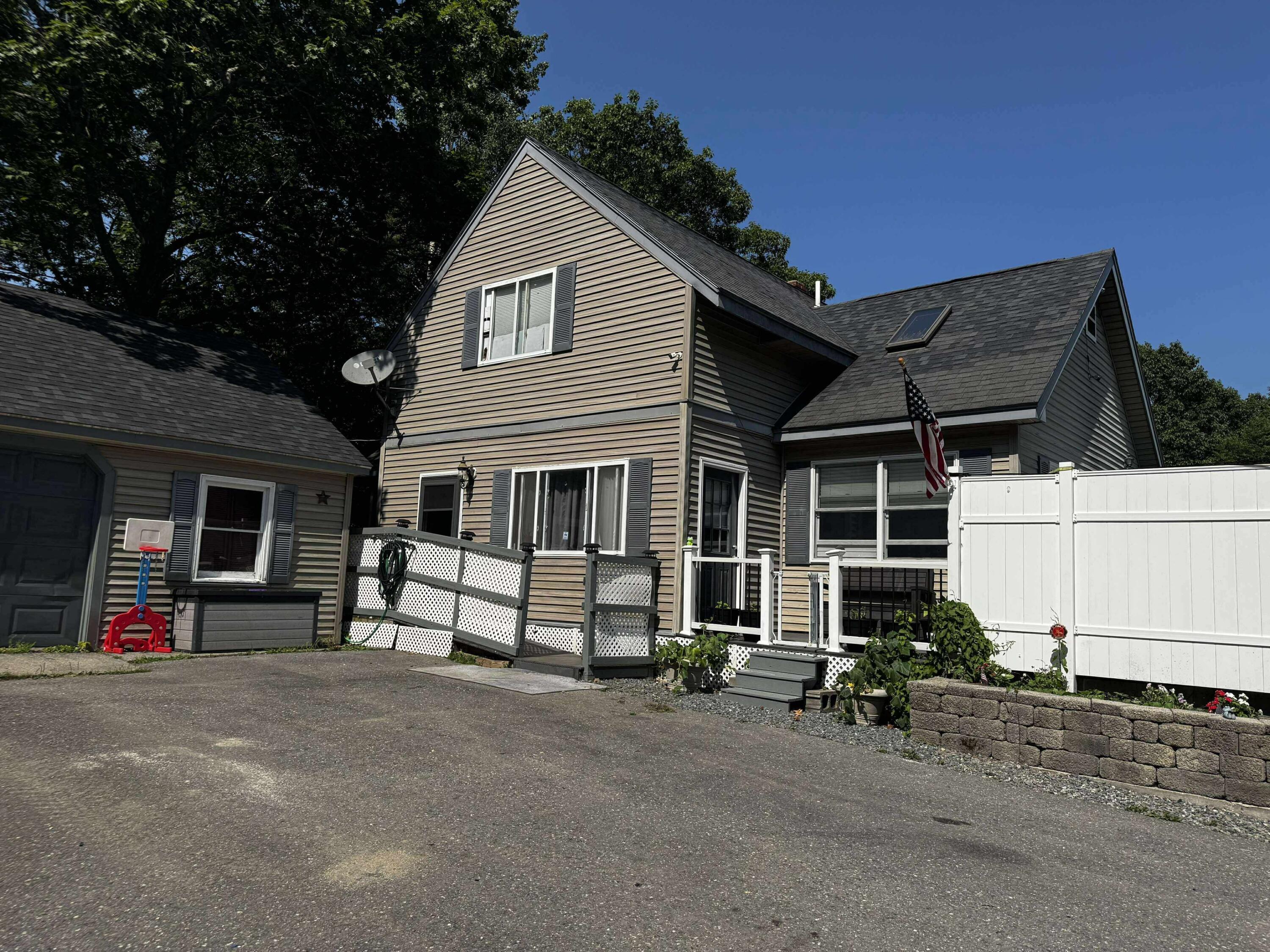 Property Photo:  104 N Bend Road  ME 04605 