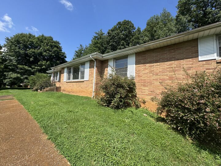 Property Photo:  529 S Pawnee Dr  TN 37172 