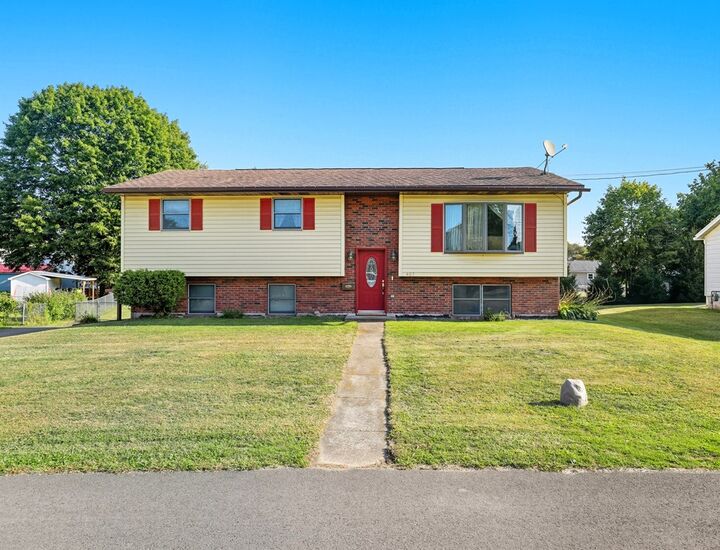 Property Photo: 407 Seneca Street PA 18840