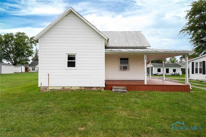 Property Photo: 318 Belmont Street OH 45872