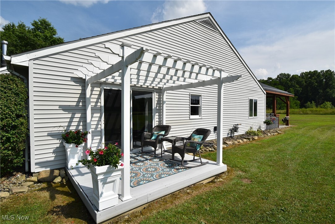 Property Photo: 14223 N Palmyra Road OH 44451