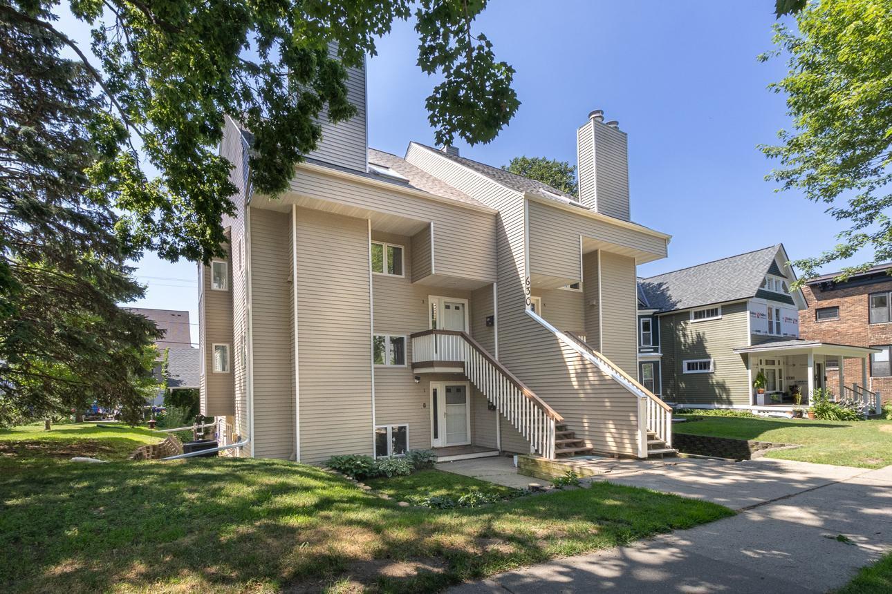 Property Photo:  630 Dayton Avenue 3  MN 55104 