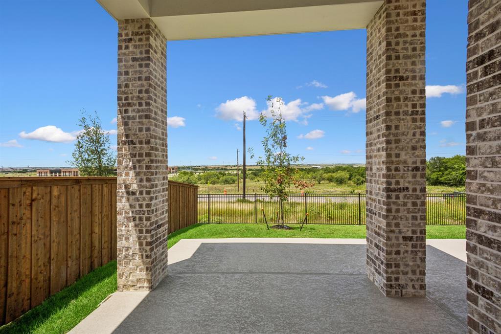 Property Photo: 14512 Capridge Road TX 76008