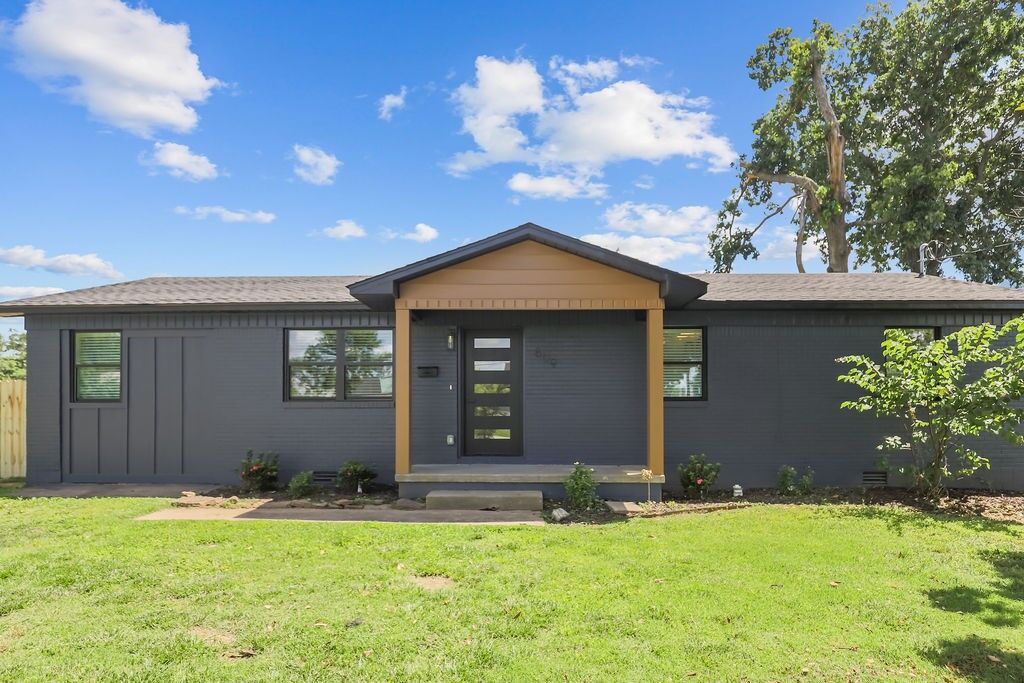 Property Photo:  809 Carson Drive  AR 72712 