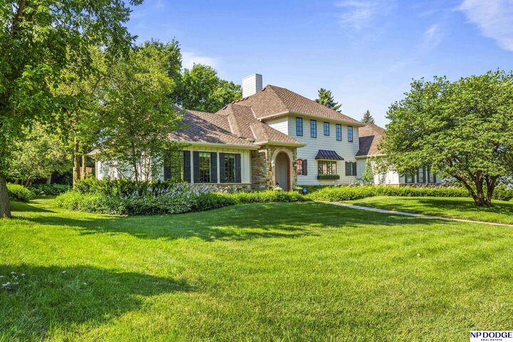 Property Photo: 6731 Davenport Street NE 68132
