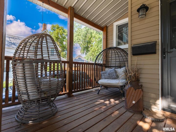 Property Photo: 920 S 5th Street IL 61554