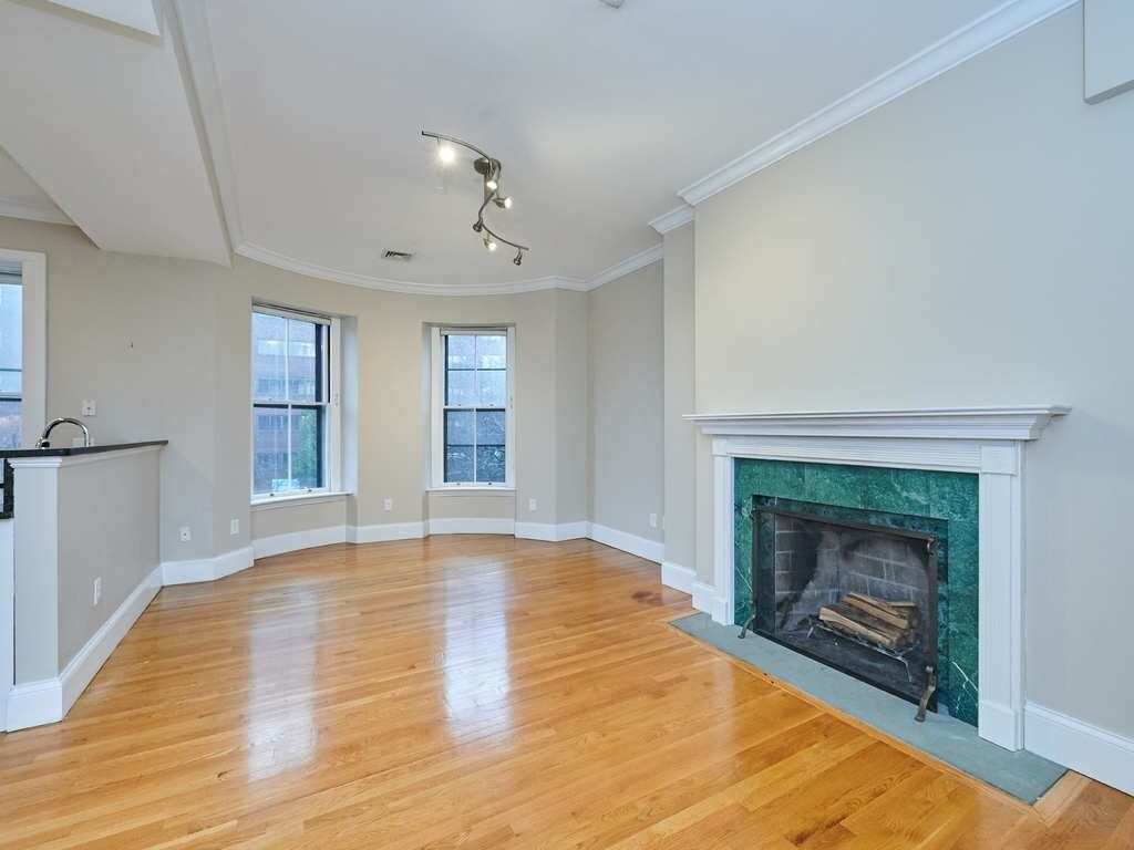 Property Photo: 754 Tremont St 3 MA 02118