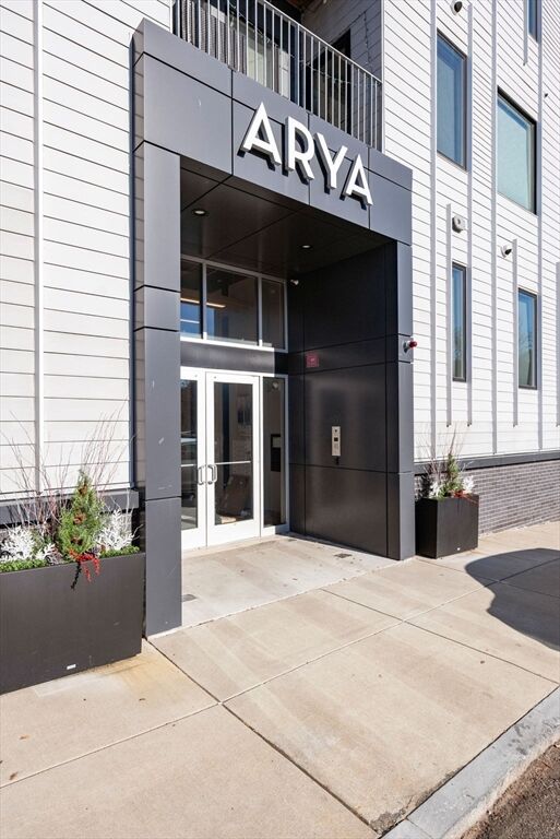 Property Photo: 2 W 6th Street 108 MA 02127