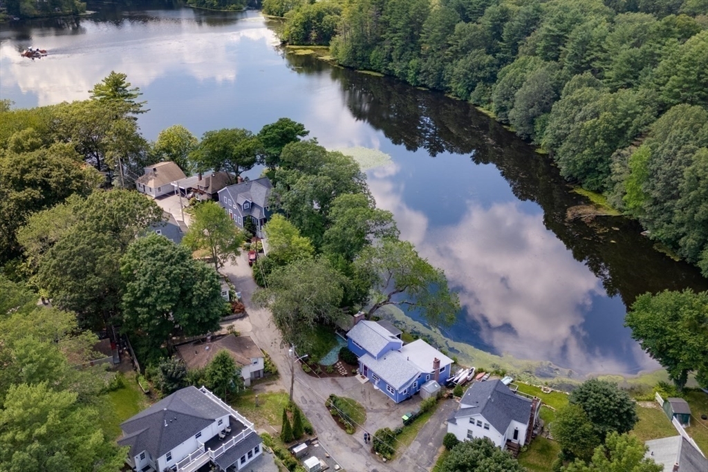 Property Photo: 9 Stonecleve Rd MA 02482