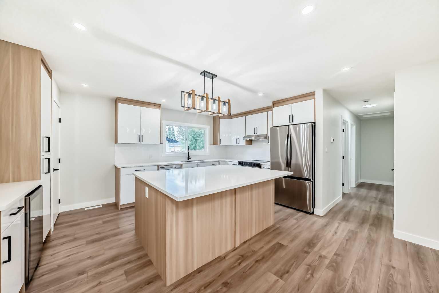 Photo de la propriété: 1239 Mardale Drive NE AB T2A 3L7