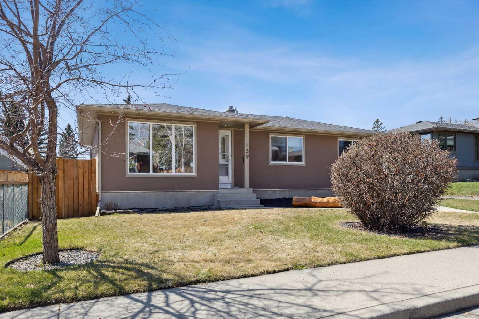 Property Photo: 139 Cornwallis Drive NW AB T2K 1V3