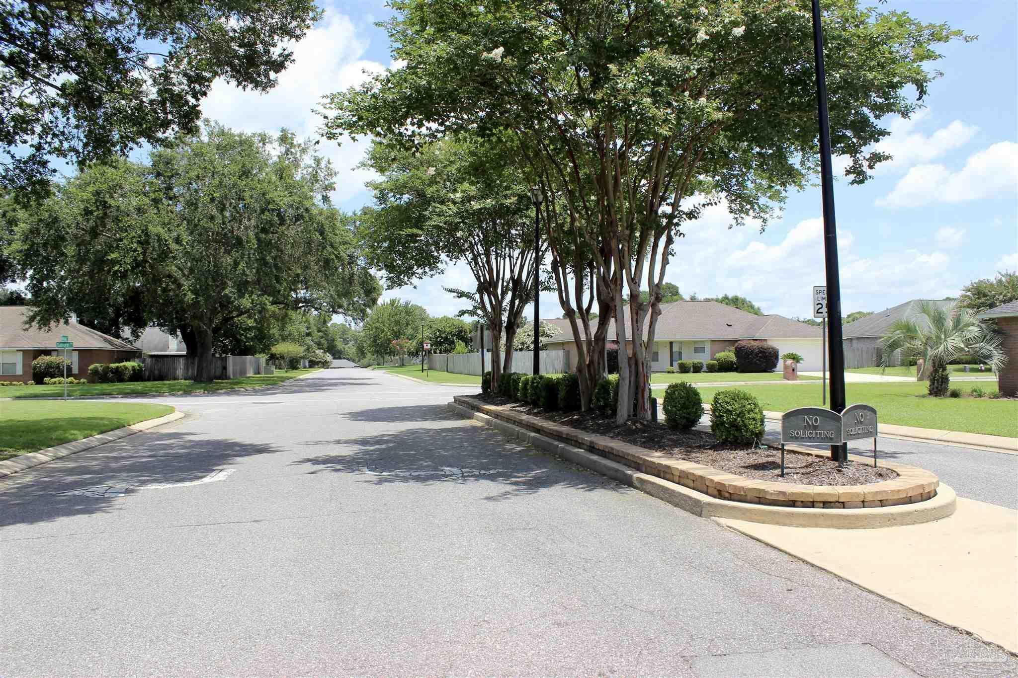Property Photo: 7332 Tannehill Dr FL 32526