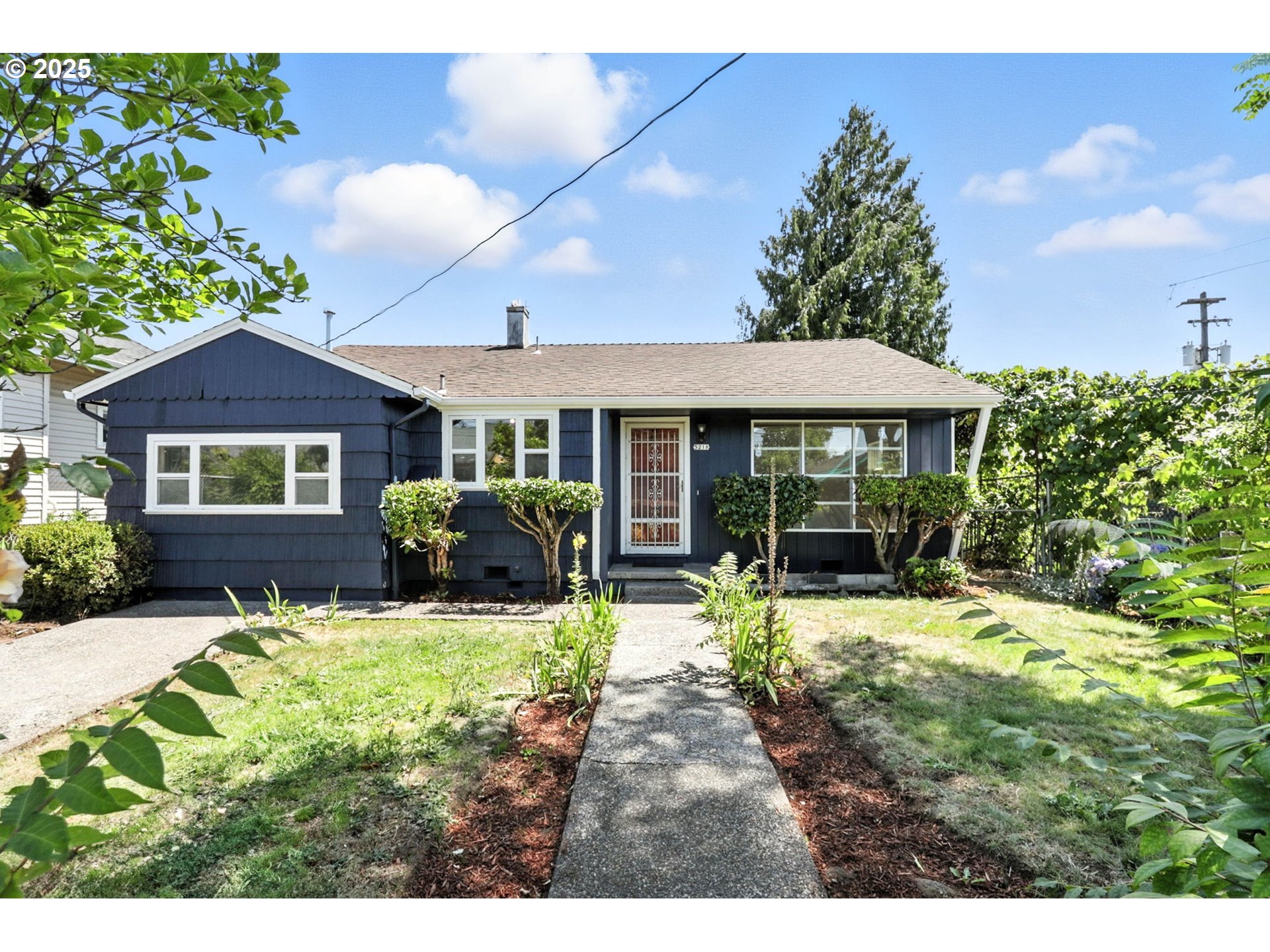5218 NE 21st Ave  Portland OR 97211 photo